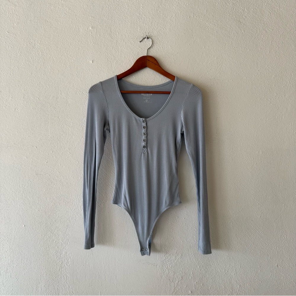 Long sleeve Hollister California Ribbed‎ Bodysuit Womens Size S Light Gray